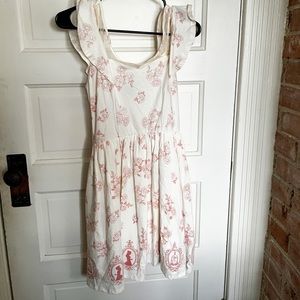 Cute pink and white Disney belle dress with pockets! Gently loved 🥰